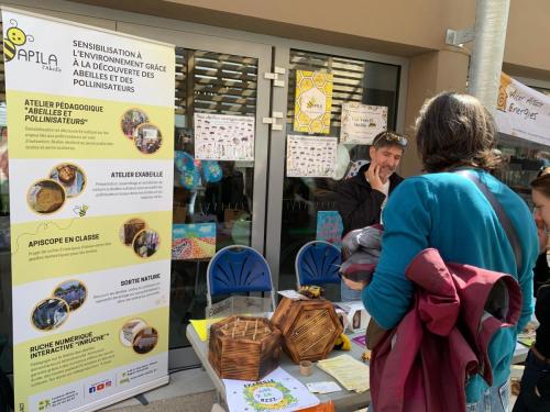 Stand-Apila-lAbeille-Forum-E.E.3